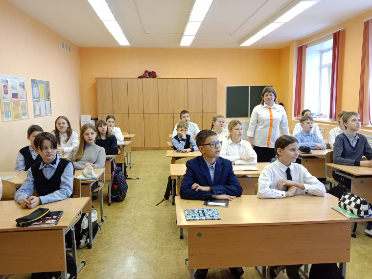 с 06 декабря 2024 г. ГБУ Брянской области ., проводит прием документов на получение новогодних подарков для детей из малоимущих семей.